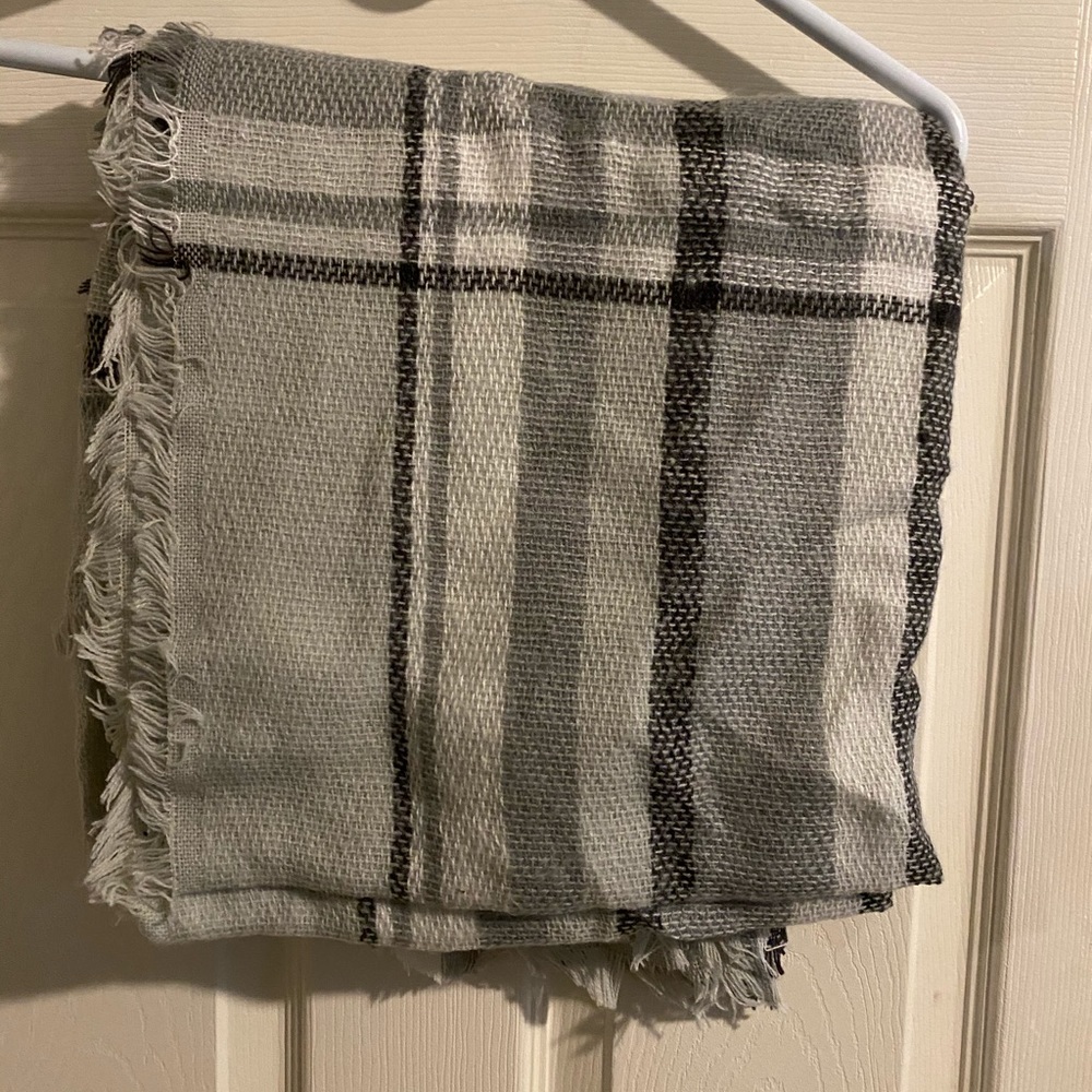 Soft blanket scarf